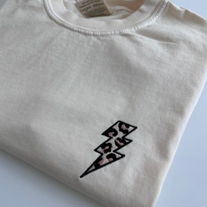 Comfort Colors Leopard Lightning Bolt Embroidered Short Sleeve Shirt - Cheetah Print - Womens Comfort Colors Shirt - Women&#39;s Tee