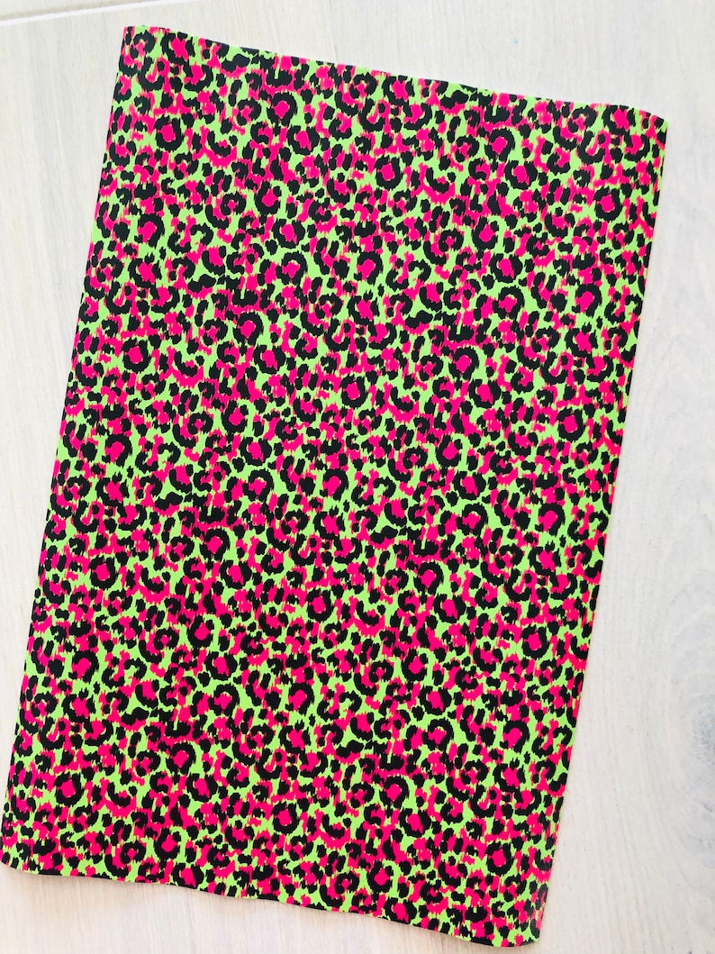 Piel sintética lisa con estampado de leopardo en color neón, 12 x 8, 12 x 26, 12 x 52 imagen 3