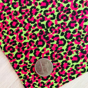 Piel sintética lisa con estampado de leopardo en color neón, 12 x 8, 12 x 26, 12 x 52 imagen 2