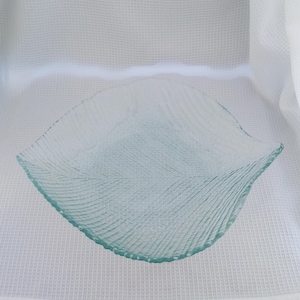 BEAUTIFUL RECYCLED GLASS!  Beautiful Clear Light Blue Aquamarine Recycled Textured Glass Leaf Shaped Serving Tray