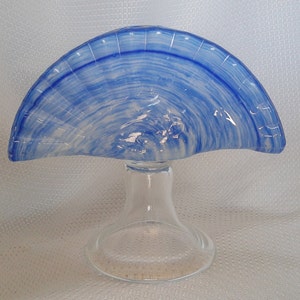 ELEGANT BLUE SWIRL! Murano Style Blue Swirl Blown Art Glass Pedestal Napkin Holder