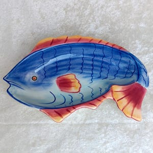 COLORFUL FISH DISH! California Pottery Red and Blue Small Serving Dish