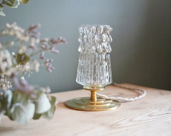 Chiseled glass table lamp