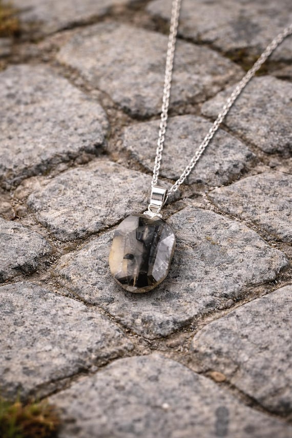 Elegant Rutilated Quartz Necklace - Healing Gemstone Jewelry