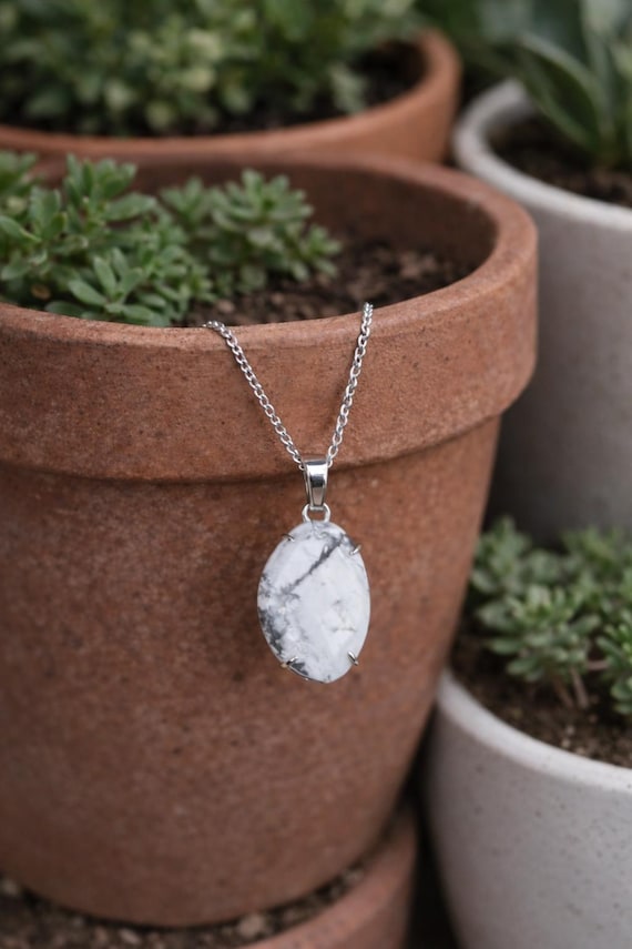 Handcrafted Howlite Gem Necklace - Boho Chic Jewelry