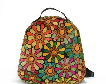 Echter Lederrucksack, handbemaltes Leder, Blumenmuster, punzierter Lederrucksack, Boho Rucksack, Ledertasche