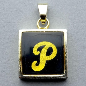 P, Brief. Vintage großer Anhänger.