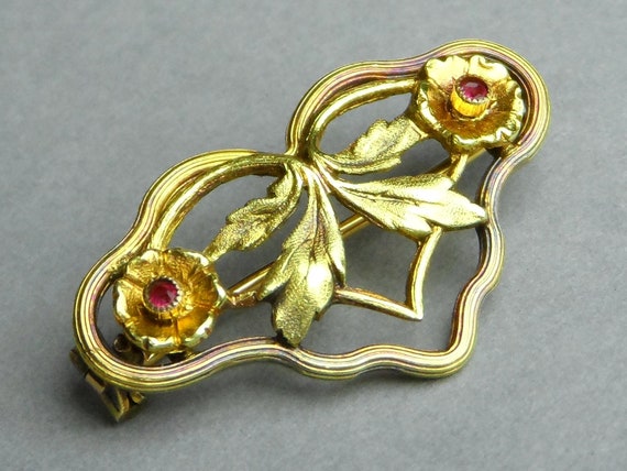 Flower, Garnet. Antique Brooch. Gold Plating ORIA. - image 2