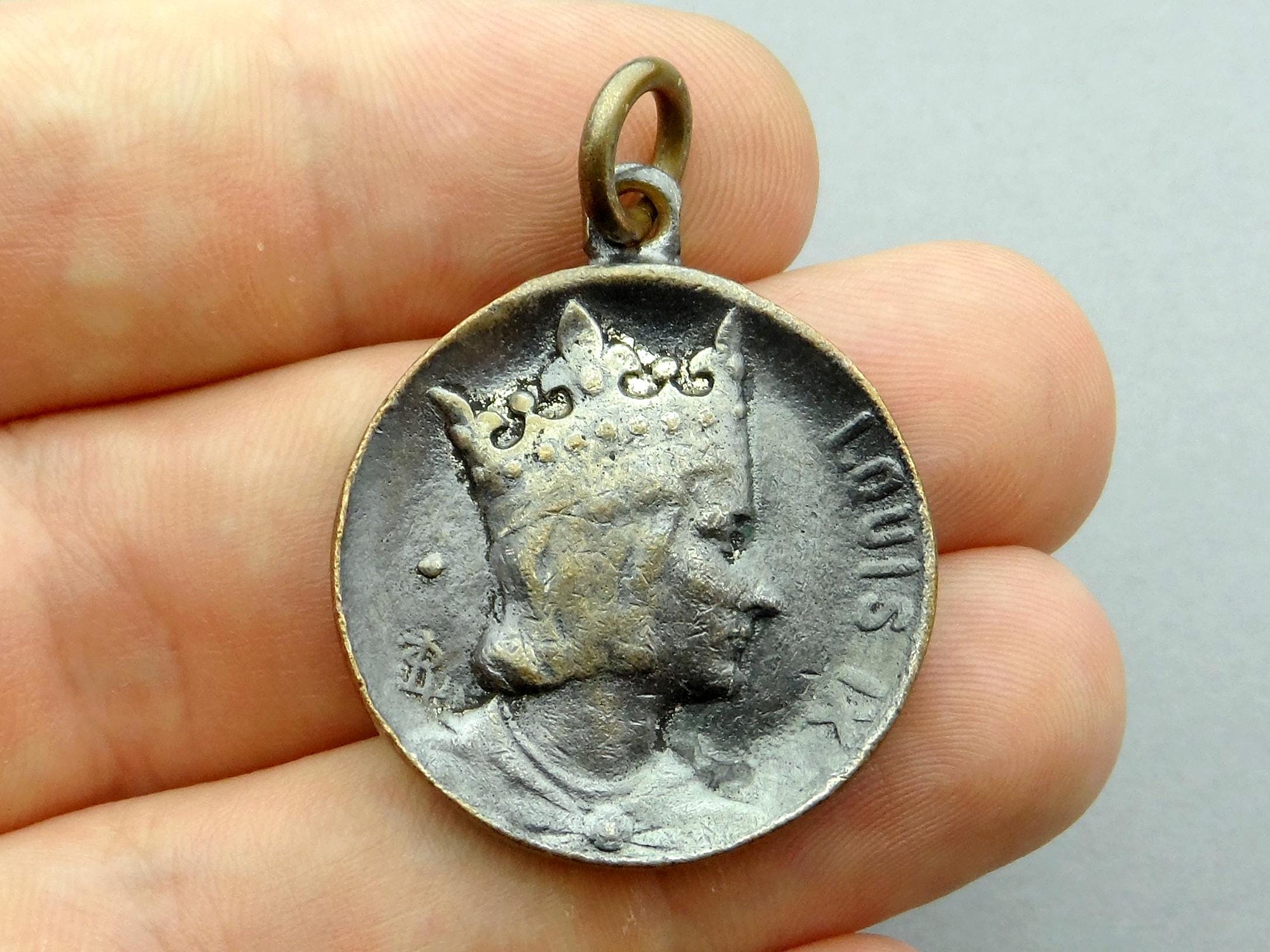 131 Ancien Pendentif Religieux En Métal Argenté PIVS.XI. PONT MAX