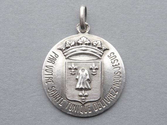 Seamless robe of Jesus, Antique Religious Pendant.
