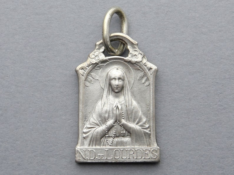 St Mary Antique Religious Pendant.