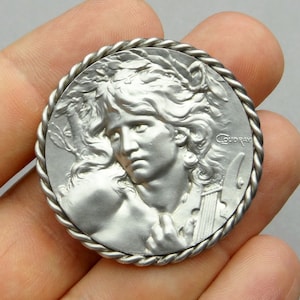 Orpheus, Antike große Brosche. Von Lucien Coudray.