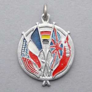 Belgian Commemorative Victory Medal. Antique pendant.