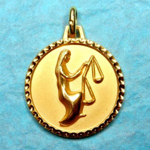 Waage, Sternzeichen. Vintage vergoldeter Anhänger. Französische große Medaille.