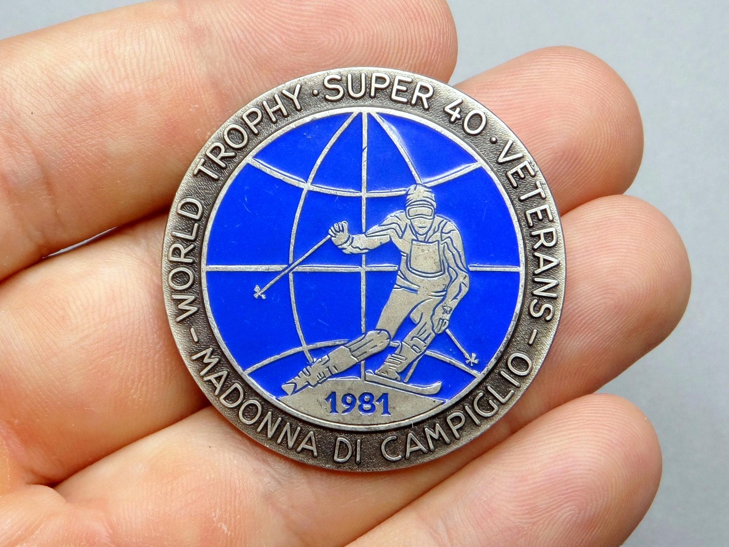 Pin's Ski – Coupe Du Monde 1976 – Insigne émaillé – Sport Vintage