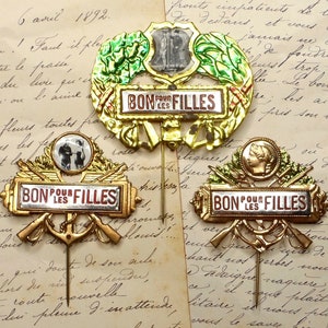 Woman and Soldier. Good for girls. Antique Patriotic WWI & WWII Medal.