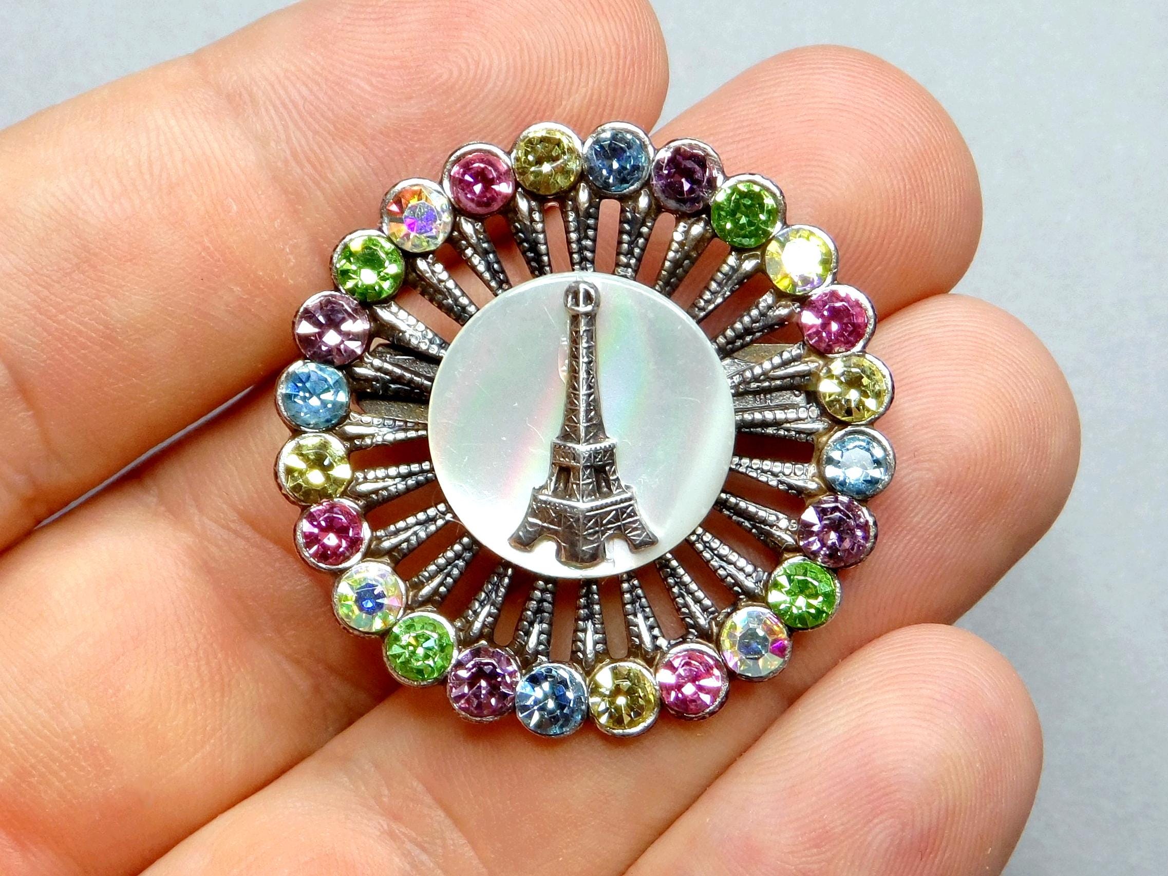 Broche Vintage Exposition Paris 1937 - Bijou Fantaisie Multicolore Métal (occasion)