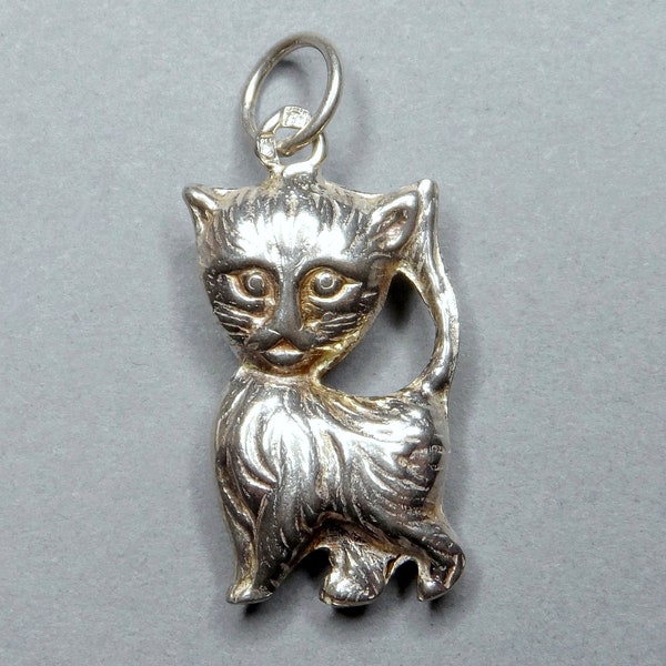 Cat. Vintage Silver Pendant.