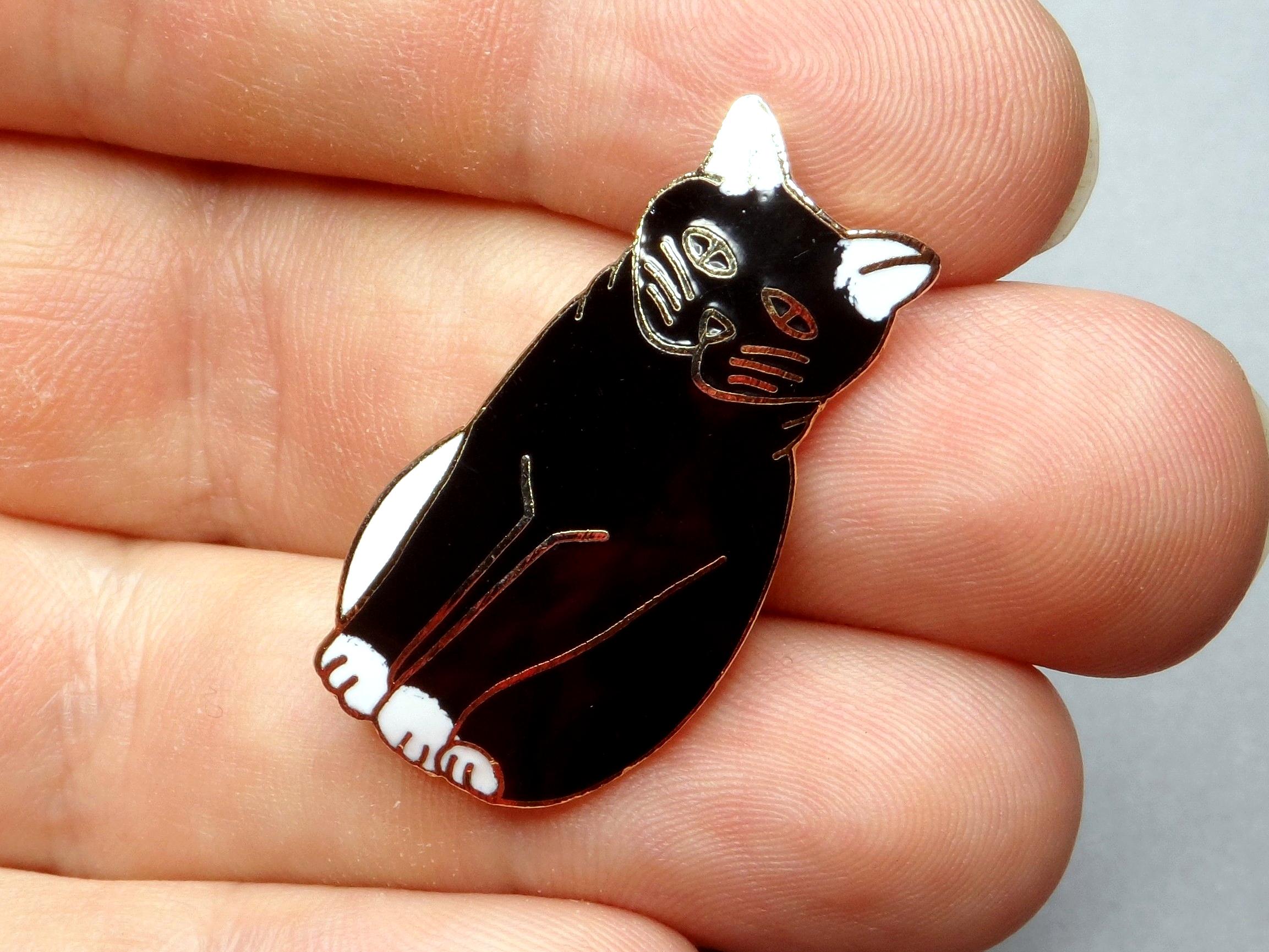 Black Cat. Animal. Vintage Large Enamel Brooch. - Etsy Canada