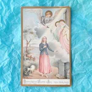 Sint Jeanne d'Arc, hemelse stemmen. Antieke religieuze heilige kaart.