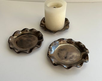 Lot de 3 supports pour bougies en céramique artisanale, bronze doré, dessous présentoir bougies décoration de table noël et fêtes, coupelles