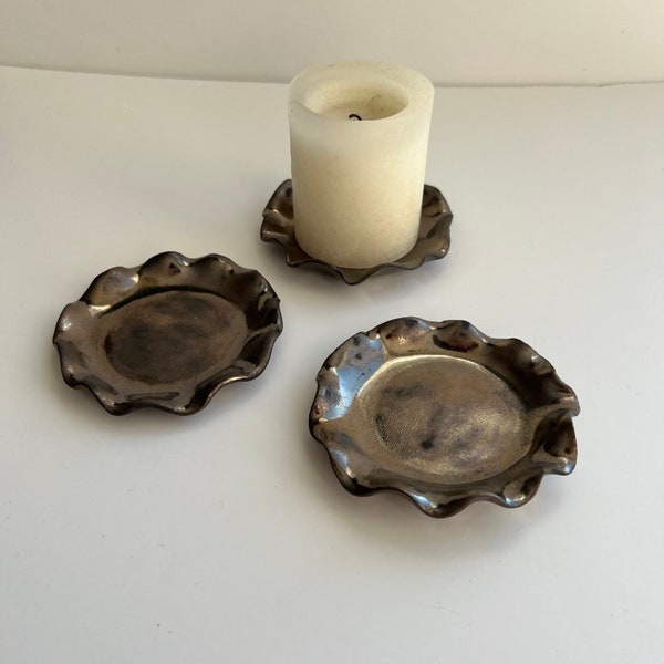 Lot de 3 supports pour bougies en céramique artisanale, bronze doré, dessous présentoir bougies décoration de table noël et fêtes, coupelles