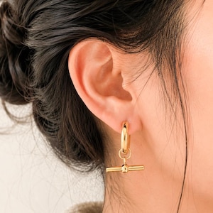 Art Deco T-Bar Toggle Huggie Hoop Earrings in Gold or Silver, Minimalist Geometric Dangle Hoops, Modern Earrings for Her