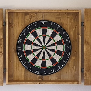 Tabellone per freccette in legno Pallet personalizzato, freccette per sala  giochi, freccette per caverne uomo, freccette per bar di casa, freccette in  legno recuperato, -  Italia