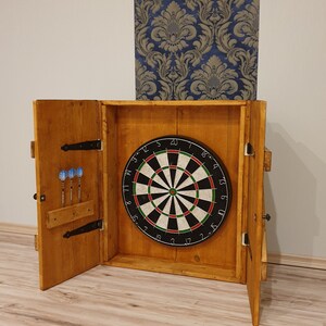 Gabinete de dardos Gabinete de tablero de dardos | Etsy