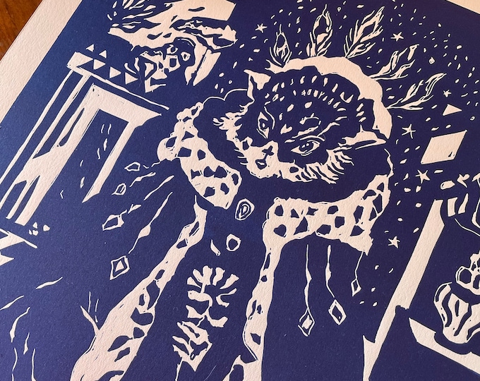 Featured listing image: Portrait de chat costumé en linogravure - « Nocturne » - Création originale - Bal costumé - Encre bleue - Edition limitée