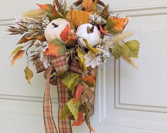 Fall door hanger,Cottage style door basket,basket with wheat-pumpkin-berries,White and Mustard pumpkin,grass