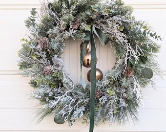 Gold bell wreath,Chrismas bell wreath with velvet bow,Winter wreath,Rustic glam wreath, Woodland Christmas wreath,Christmas  door wreath