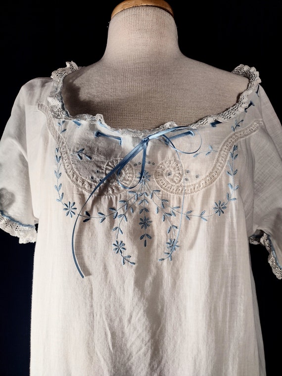 Antique white cotton embrodered nightgown - image 4