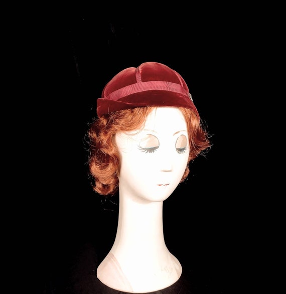 1920's antique velvet cloche hat