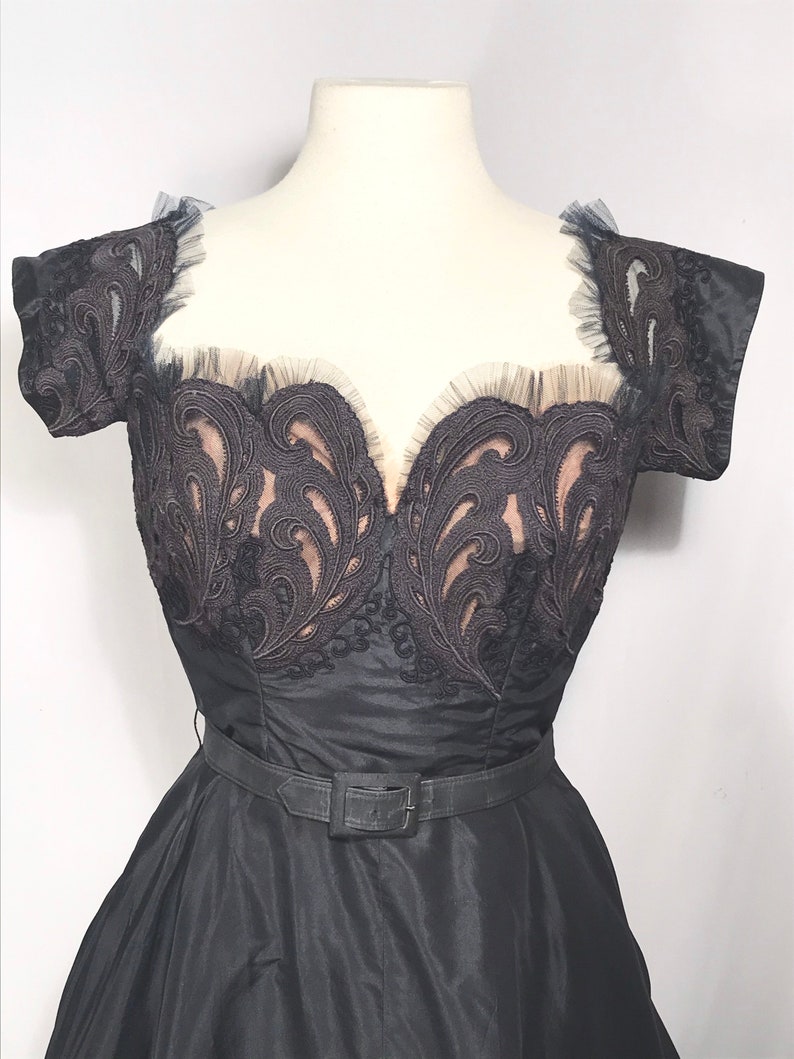 Stunning 50s vintage party dress image 2