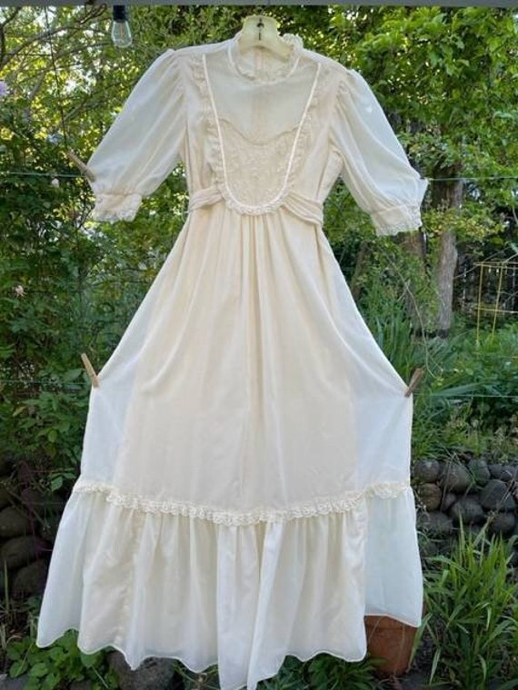 Stunning 70's vintage Gunne Sax style dress by Jo… - image 1