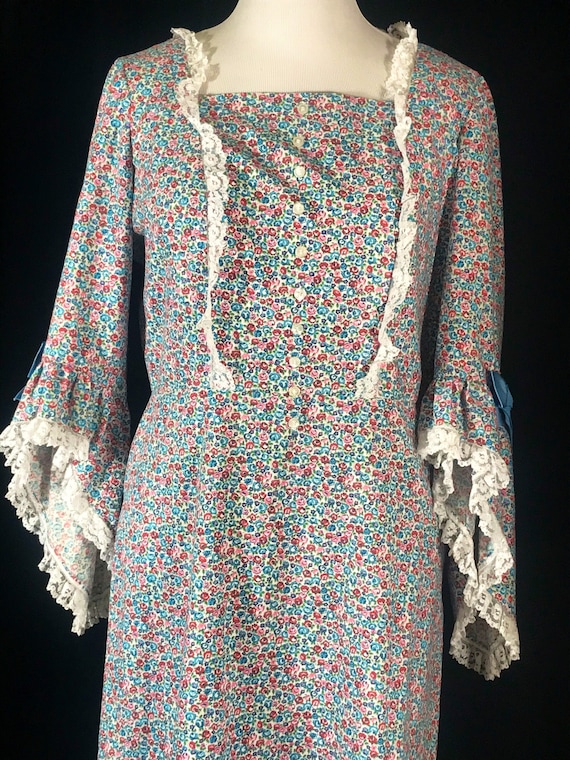 Vintage handmade cotton colonial cottagecore dress