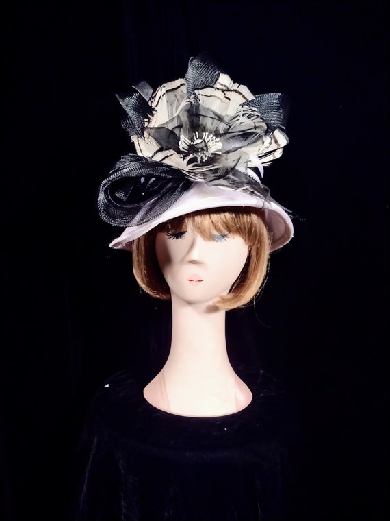 Vintage Mrs Devine derby church cloche hat