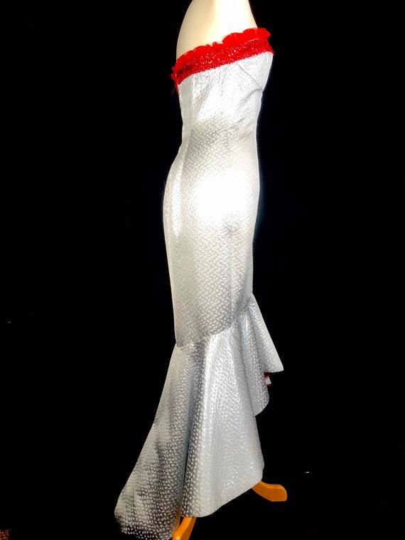 Incredible strapless mermaid cut gown from theatr… - image 3