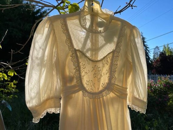 Stunning 70's vintage Gunne Sax style dress by Jo… - image 5