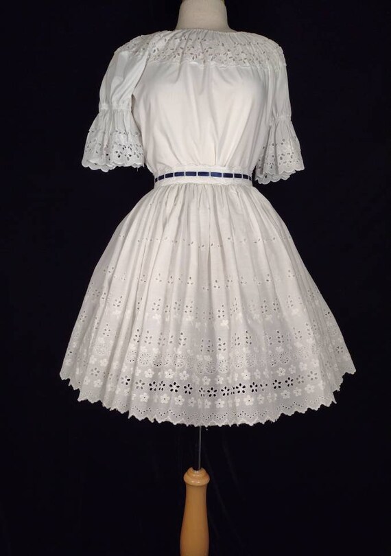 Vintage cottagecore eyelet lace circle skirt