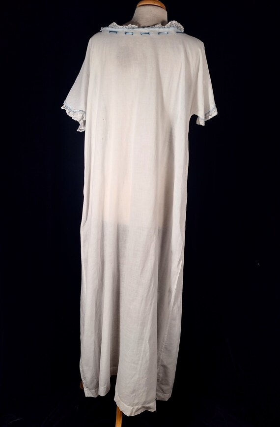 Antique white cotton embrodered nightgown - image 7