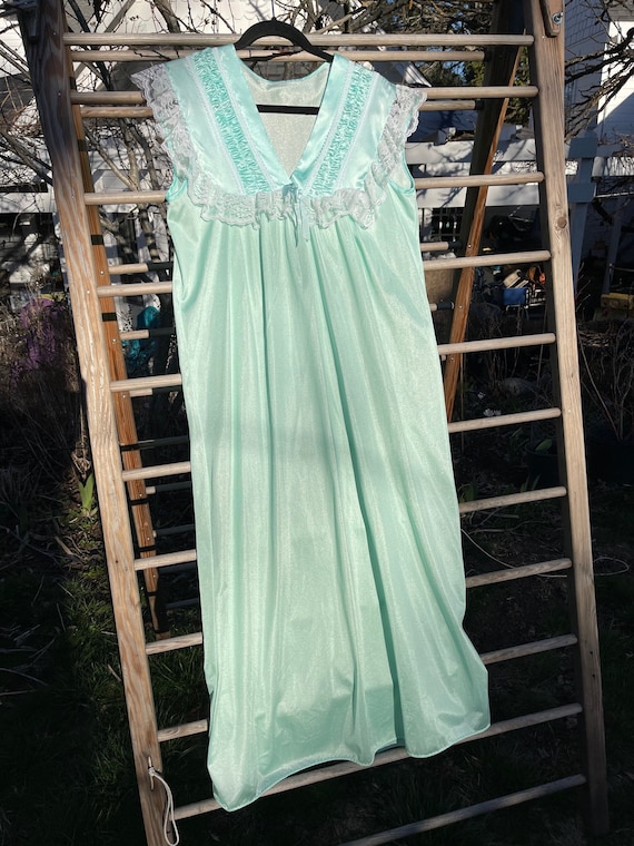 Sweet vintage mint green nighty - image 2