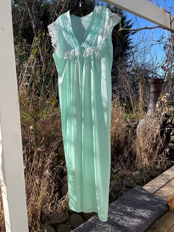 Sweet vintage mint green nighty - image 4