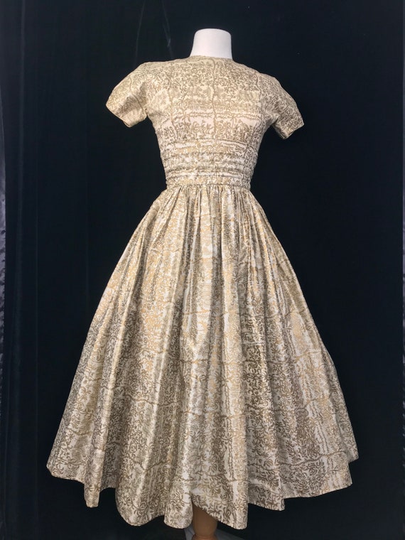 Vintage 50's gold and cream leaf print dress