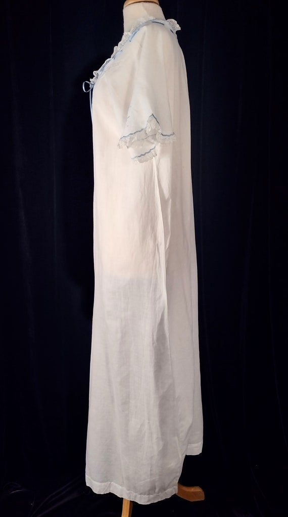 Antique white cotton embrodered nightgown - image 5