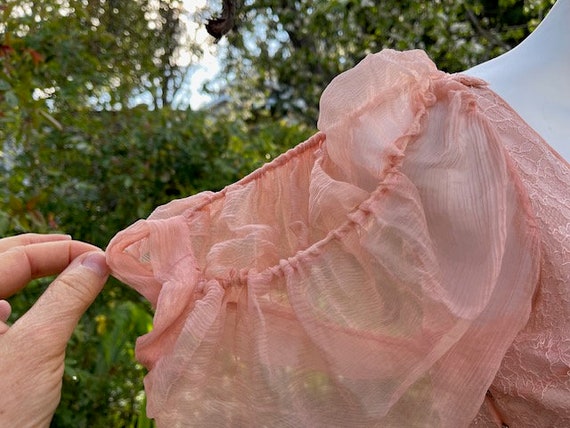 Stunning 1930's sheer peach gown - image 6