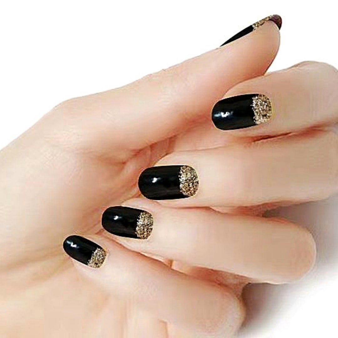black nails designs rhinestones | Rhinestone nails, Black gold nails, Nails  design with rhinestones