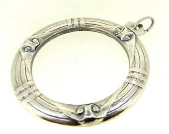 Pendentif vintage des années 1950 en argent 800 Made in Italy pour femme avec un cercle