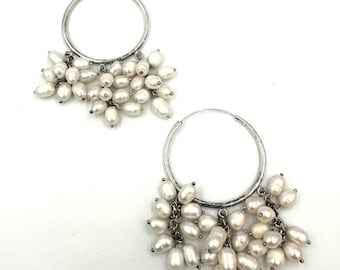 Boucles d'oreilles créoles femme italiennes vintage années 80 en argent 925/1000 avec pendentifs perles d'eau douce